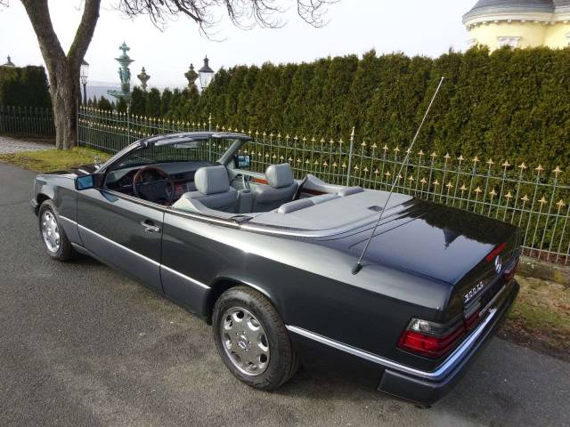 Mercedes-Benz 320 CE