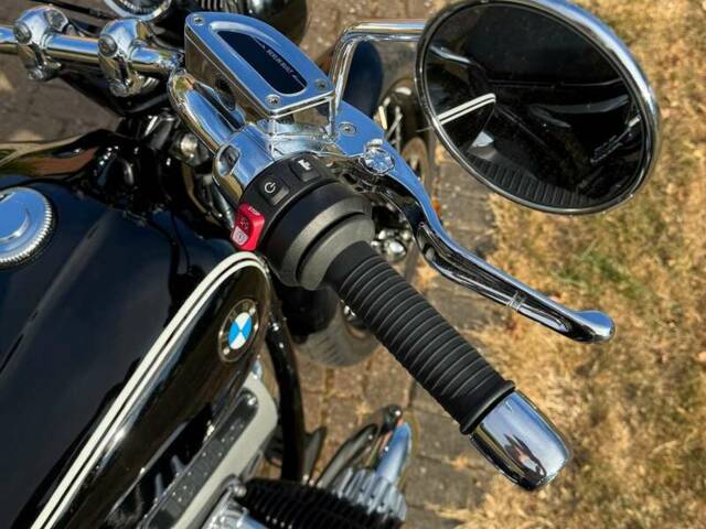 BMW R 18