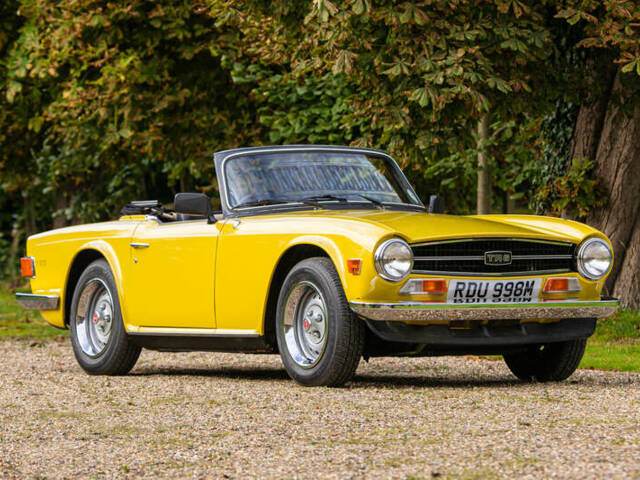 Image 1/37 of Triumph TR 6 (1974)