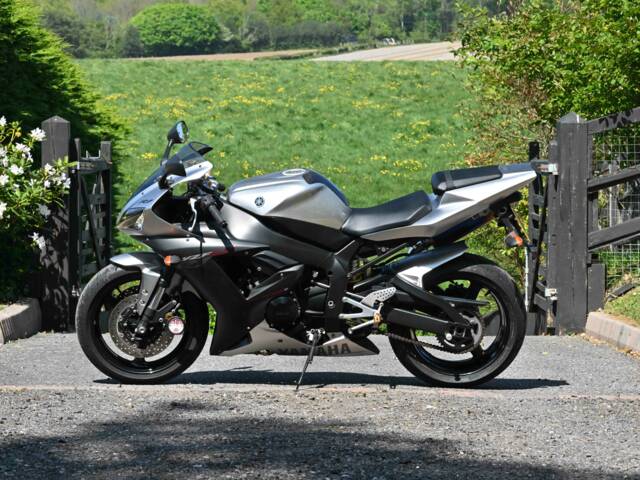 Yamaha YZF-R1