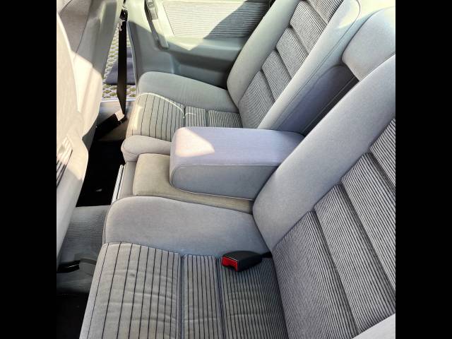 Mercedes-Benz 500 SEC - Rücksitze mit Mittelarmlehne