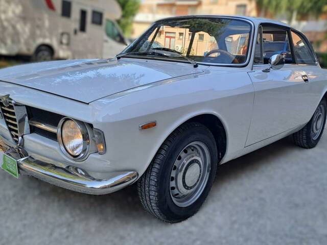 Alfa Romeo Giulia GT 1300 Junior