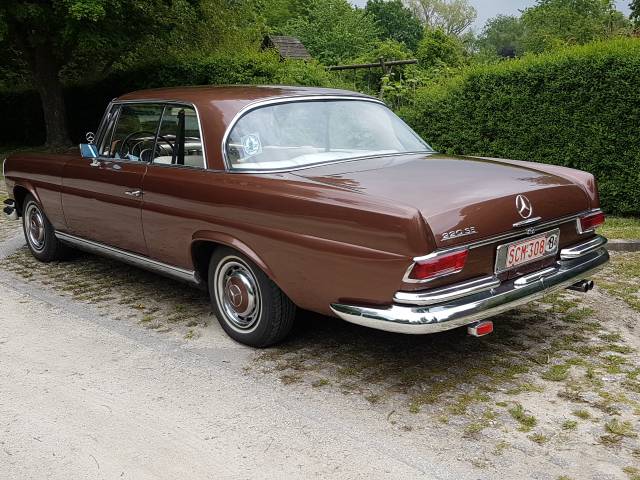 Mercedes-Benz 220 SE b