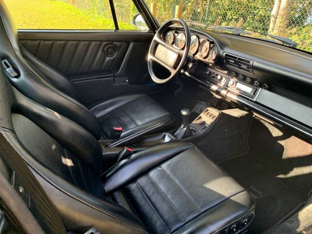 Porsche 911 Carrera 4