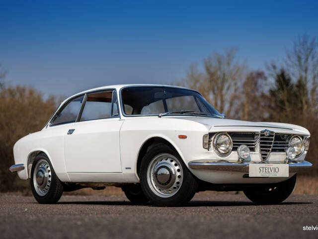 Alfa Romeo Giulia 1600 Sprint GT Veloce