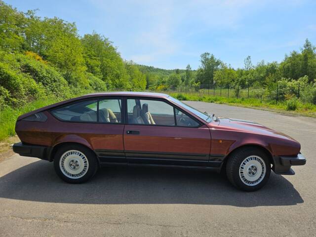 Imagen 1/9 de Alfa Romeo GTV 6 2.5 (1985)