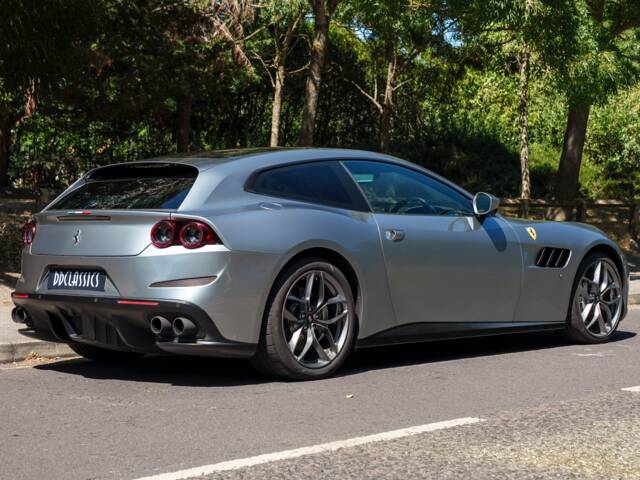 Ferrari GTC4Lusso T