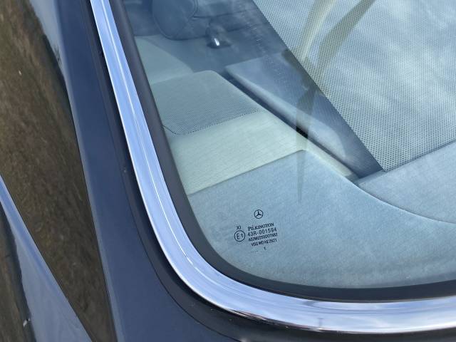 Mercedes-Benz 560 SEC - Beidseitig die Qualität, die man erwartet.