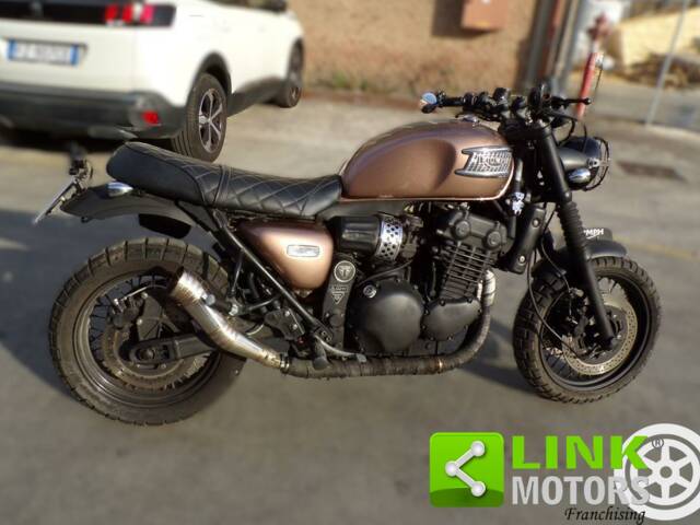 Bild 1/10 von Triumph DUMMY (2000)
