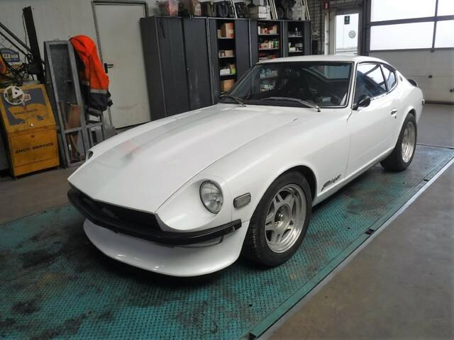 Image 1/50 of Datsun 240 Z (1972)