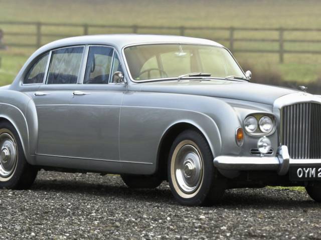 Image 1/50 of Bentley S 3 Continental Flying Spur (1963)