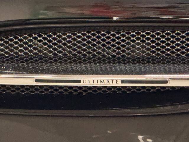 Aston Martin V12 Vanquish S Ultimate Edition