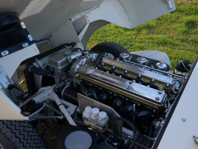 Jaguar E-Type 3.8