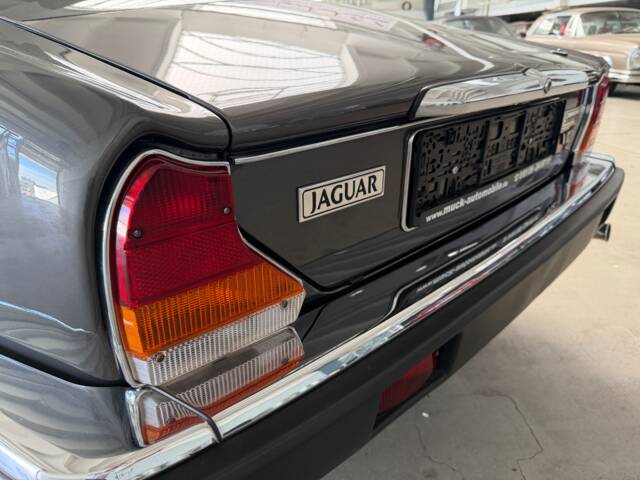Jaguar XJ 12