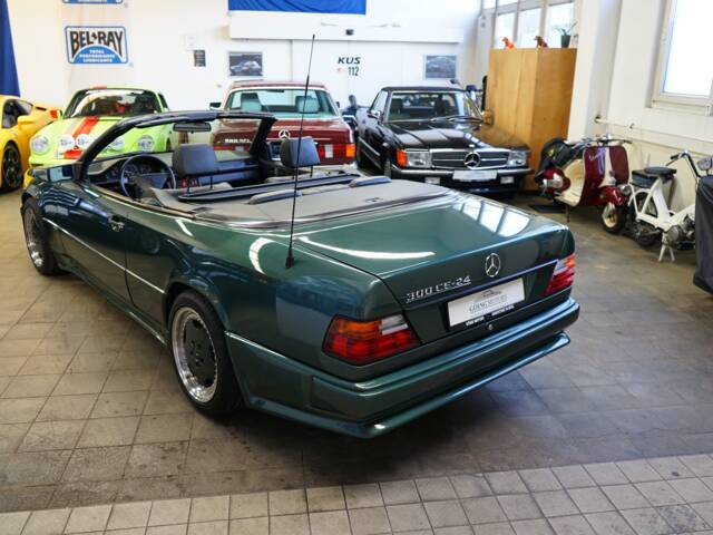 Mercedes-Benz 300 CE-24