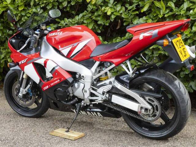 Yamaha YZF-R1