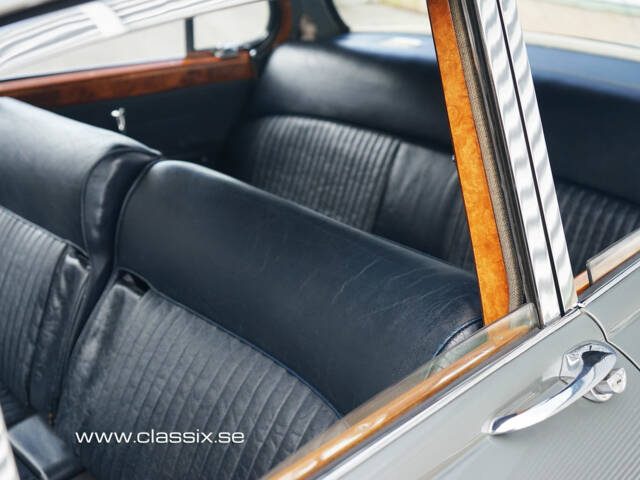 Jaguar Mk X 3.8