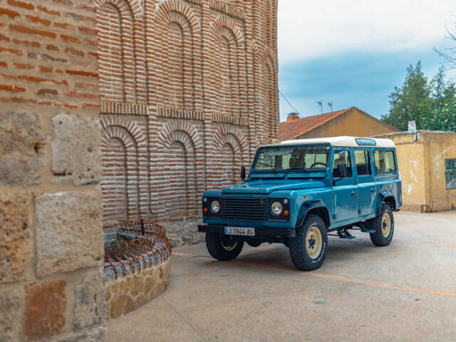 Afbeelding 1/58 van Land Rover Defender 110 (1995)