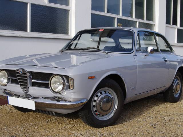 Alfa Romeo Gt Anni 70 Prezzo.Alfa Romeo Giulia Gt 1300 Junior Alfa Romeo Giulia 2019