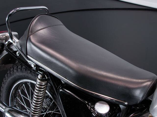 BSA B 44 Victor Grand Prix