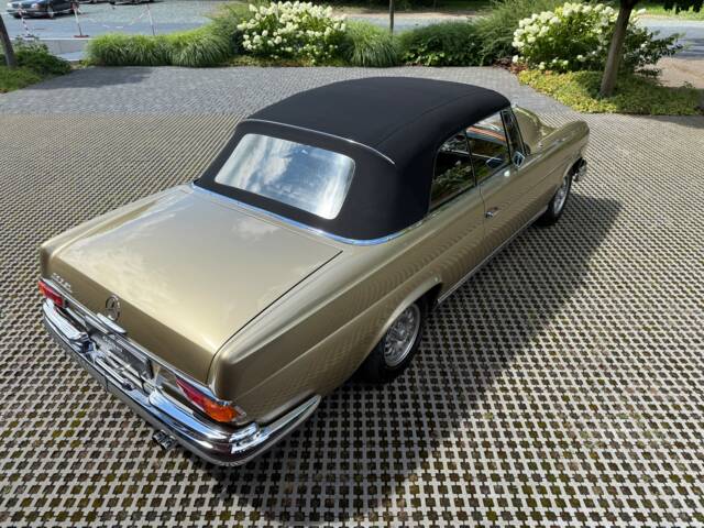 Mercedes-Benz 280 SE