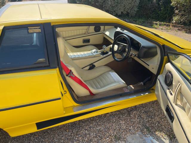 Lotus Esprit S2
