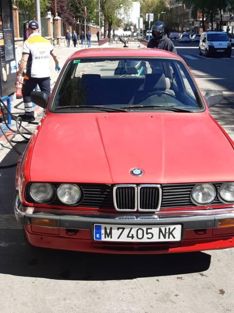 Image 1/7 of BMW 318i (1987)