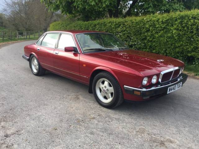 Jaguar XJ 40 3.2