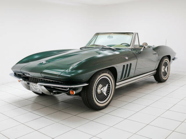 Image 1/17 of Chevrolet Corvette Sting Ray Convertible (1966)