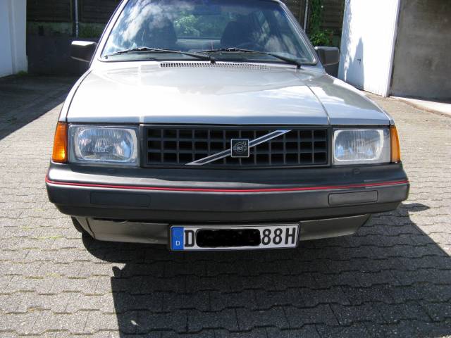 Image 1/10 of Volvo 340 (1988)