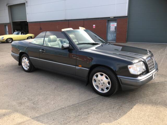 Afbeelding 1/7 van Mercedes-Benz E 320 (1995)