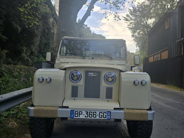Land Rover 110