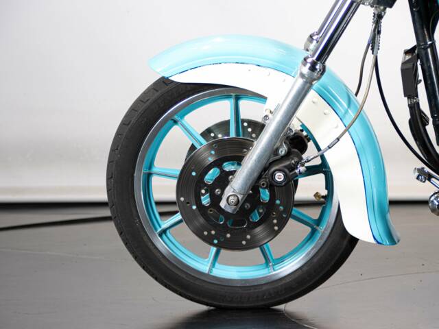 Harley-Davidson Dyna Glide Custom