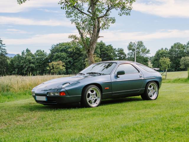 Porsche 928 S4