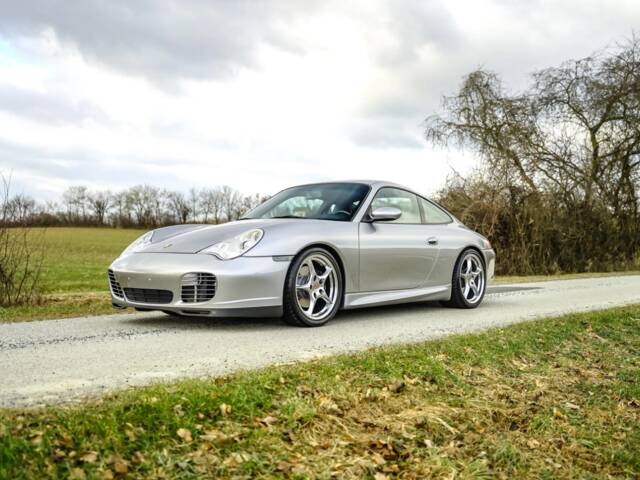 Imagen 1/25 de Porsche 911 Carrera &quot;40 Jahre 911&quot; (2003)