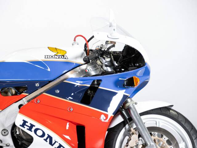 Honda VFR 750R RC 30