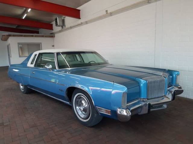 Bild 1/9 von Chrysler New Yorker (1976)