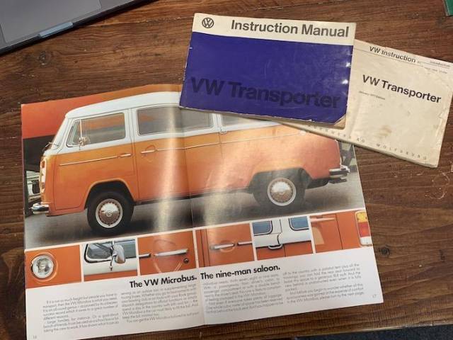 Volkswagen T2b minibus