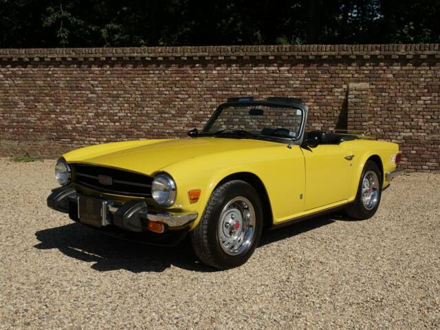 Image 1/50 de Triumph TR 6 (1975)