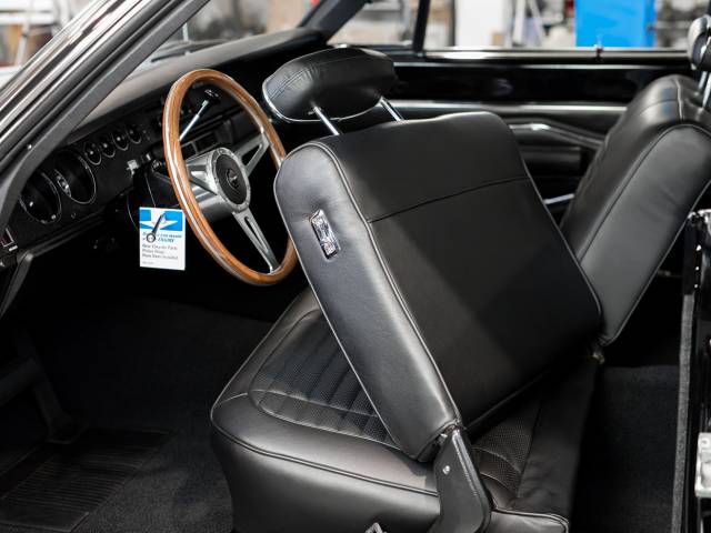 Dodge Charger 318