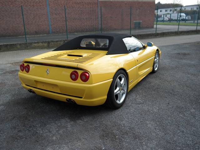 Ferrari F 355 Spider