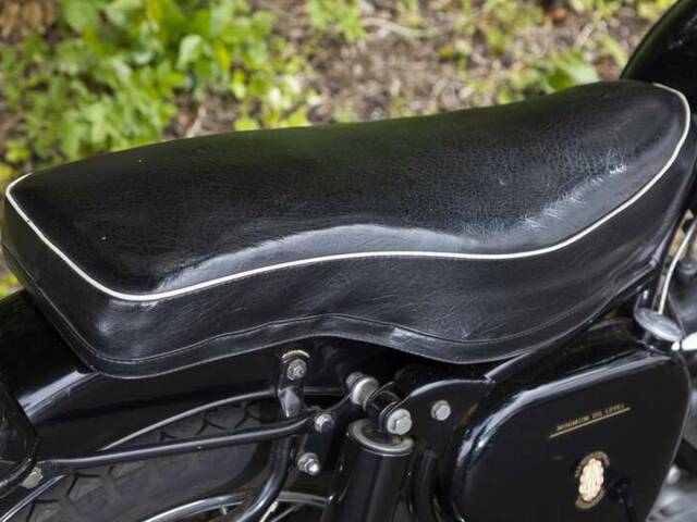BSA B 33