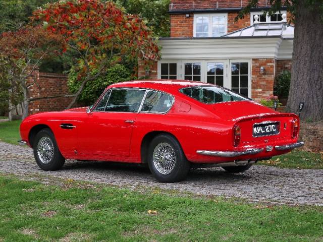 Aston Martin DB 6 Vantage