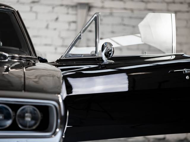 Dodge Charger 318
