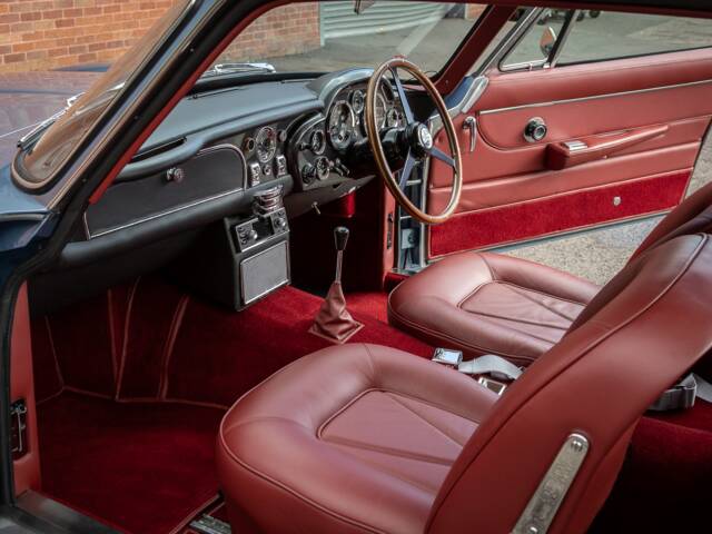 Aston Martin DB 6 Vantage