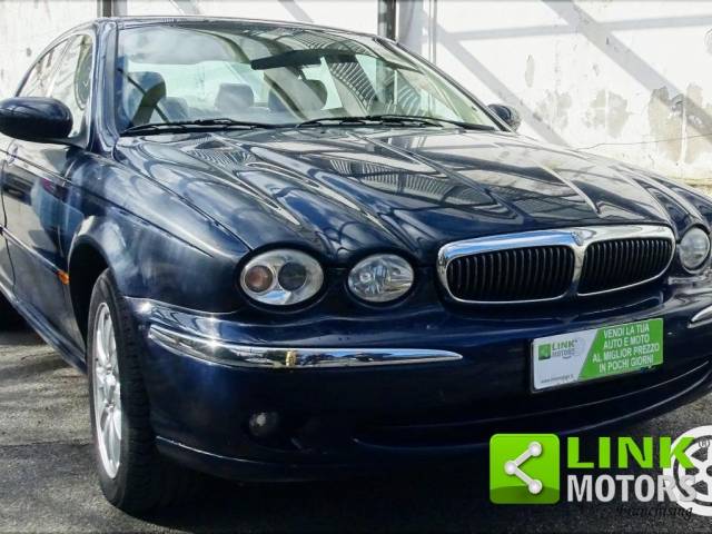 Afbeelding 1/18 van Jaguar X-Type 2.5 V6 (2001)