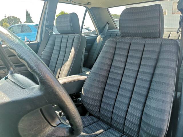 Mercedes-Benz 190 E 1.8