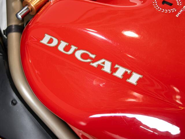 Ducati 748 S