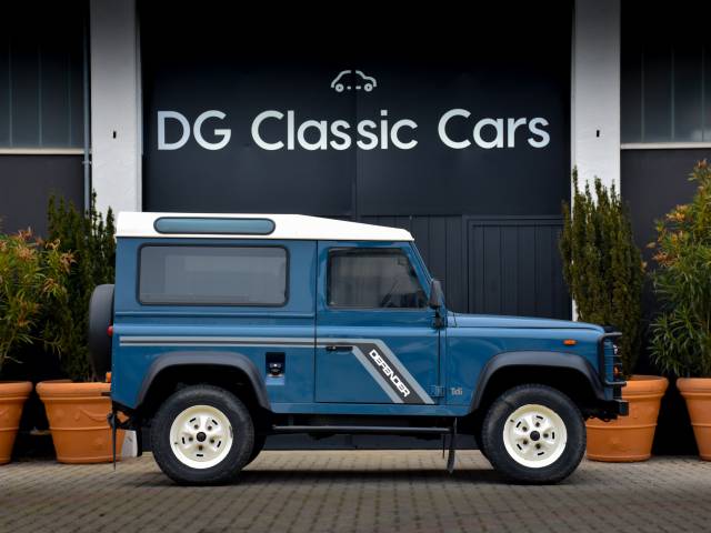 Land Rover Defender 90