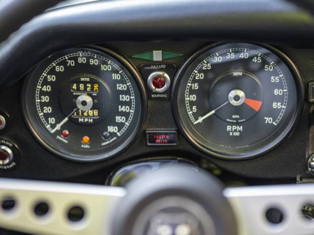 Jaguar E-Type V12